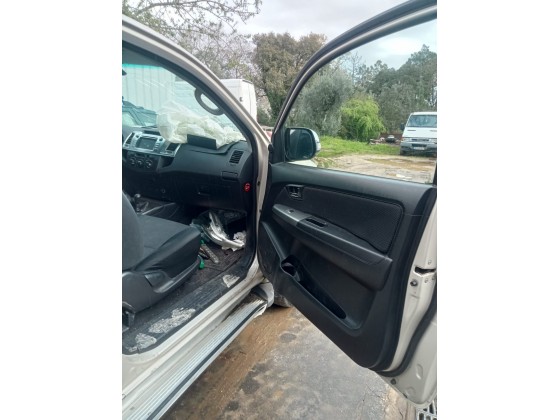 Toyota Hilux 2.5 D4D 145cv 2015 para peças